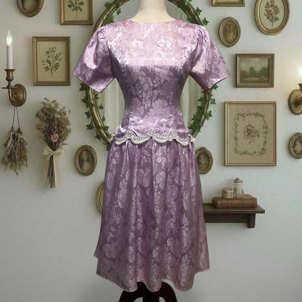 Vintage handmade lavender floral dress with lace trim